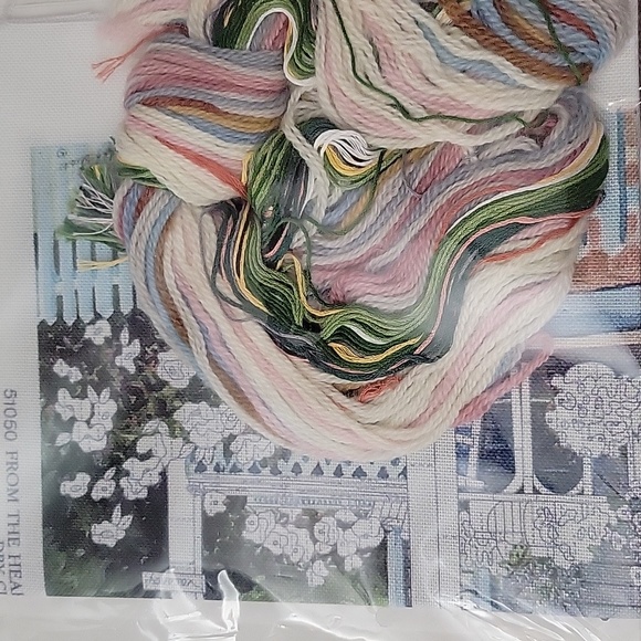 Gallery Collection Crewel Embroidery Kit Bed and Breakfast Scene New Unopened - Picture 5 of 8